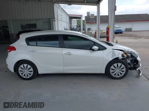 2016 Kia Forte LX z VIN KNAFK5A88G5547968, wystawiony jako IAAI lot #42137266 z przebiegiem 81 480 mil mil oraz . Historia ofert i sprzedaży dostępna na DreamBid. Obrazek 13.