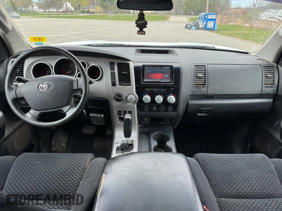 2008 Toyota Tundra с VIN 5TBBV54128S516419, выставлен на аукционе Copart как лот 58626905 с пробегом 190 891 миль миль и Чистый • Clean title. История ставок и продаж доступна на DreamBid. Изображение 9.