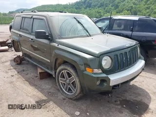 2008 Jeep Patriot Limited z VIN 1J8FF48W48D745307, wystawiony jako IAAI lot #42352000 z przebiegiem 139 533 mil mil oraz . Historia ofert i sprzedaży dostępna na DreamBid. Obrazek 1.