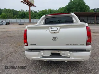 2007 Cadillac Escalade EXT with VIN 3GYFK62817G141539, listed as a IAAI auction lot 42022337 with 211,440 mi miles. Bid and sale history available at carsss.com. Image 16.