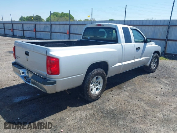 2005 Dodge Dakota SLT with VIN 1D7HE42K95S337682, listed as a IAAI auction lot 41905755 with 145,095 mi miles and . Bid and sale history available at carsss.com. Image 4.