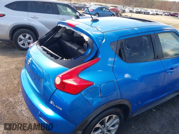 2011 Nissan Juke SL with VIN JN8AF5MV6BT017333, listed as a IAAI auction lot 41888660 with 82,059 mi miles. Bid and sale history available at carsss.com. Image 17.