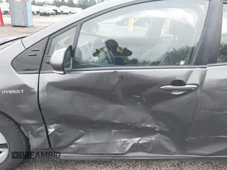 2017 Toyota Prius Two z VIN JTDKARFU1H3047245, wystawiony jako IAAI lot #41736442 z przebiegiem 46 357 mil mil oraz . Historia ofert i sprzedaży dostępna na DreamBid. Obrazek 6.