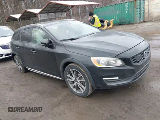 2016 Volvo V60 Cross Country T5 with VIN YV4612HK3G1003162, listed as a IAAI auction lot 41676518 with 150,064 mi miles. Bid and sale history available at carsss.com. Image 1.