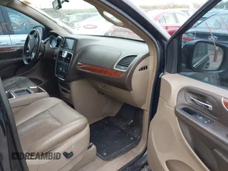 2011 Chrysler Town & Country Touring L with VIN 2A4RR8DG8BR645498, listed as a IAAI auction lot 42070744 with 173,661 mi miles and . Bid and sale history available at carsss.com. Image 5.