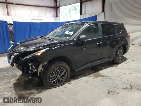 2023 Nissan Rogue S z VIN 5N1BT3AA1PC898718, wystawiony jako Copart lot #58419125 z przebiegiem 44 141 mil mil oraz Czysty tytuł • Clean title. Historia ofert i sprzedaży dostępna na DreamBid. Obrazek 1.