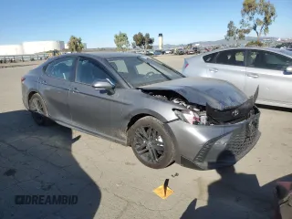 2025 Toyota Camry LE z VIN 4T1DAACK6SU548190, wystawiony jako Copart lot #88311855 z przebiegiem 8 209 mil mil oraz Szkoda całkowita • Salvage title. Historia ofert i sprzedaży dostępna na DreamBid. Obrazek 4.
