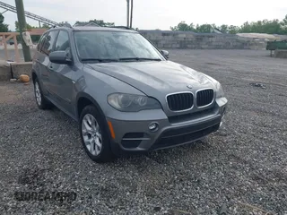2011 BMW X5 35i z VIN 5UXZV4C50BL743135, wystawiony jako IAAI lot #42296920 z przebiegiem 100 447 mil mil oraz . Historia ofert i sprzedaży dostępna na DreamBid. Obrazek 1.