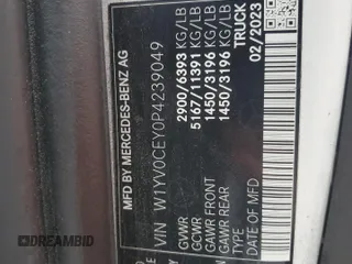 2023 Mercedes-Benz Metris Cargo z VIN W1YV0CEY0P4239049, wystawiony jako Copart lot #57568115 z przebiegiem 151 325 mil mil oraz Tytuł czysty. Historia ofert i sprzedaży dostępna na DreamBid. Obrazek 14.