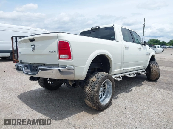 2018 Ram 2500 Laramie с VIN 3C6UR5FL6JG325908, выставлен на аукционе IAAI как лот 42463952 с пробегом 54 496 миль миль и . История ставок и продаж доступна на DreamBid. Изображение 4.
