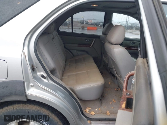 2004 Kia Sorento LX with VIN KNDJC733945239632, listed as a IAAI auction lot 41094685 with 150,838 mi miles. Bid and sale history available at carsss.com. Image 8.