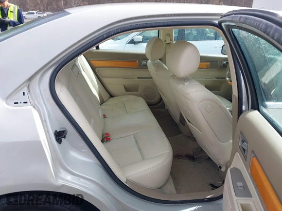 2007 Lincoln MKZ with VIN 3LNHM26T97R631517, listed as a IAAI auction lot 41813657 with 57,725 mi miles and . Bid and sale history available at carsss.com. Image 8.