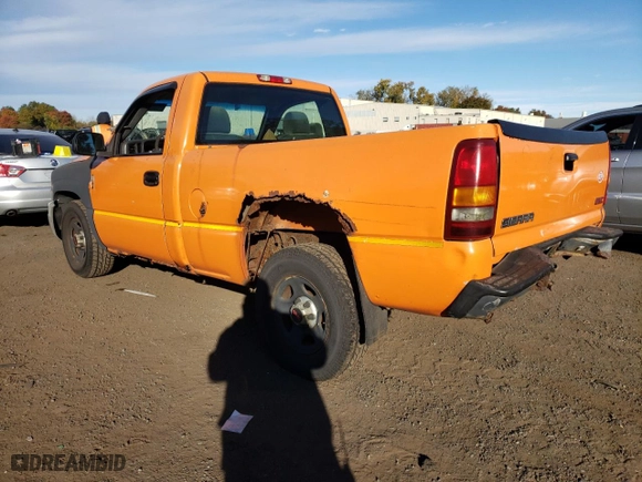2003 GMC Sierra 1500 with VIN 1GTEC14X53Z185933, listed as a Copart auction lot 76032024 with 0 mi miles and Salvage Title. Bid and sale history available at carsss.com. Image 2.