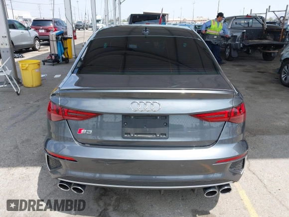 2024 Audi S3 Prestige z VIN WAUJ3DGY8RA067514, wystawiony jako IAAI lot #42086328 z przebiegiem 11 049 mil mil oraz . Historia ofert i sprzedaży dostępna na DreamBid. Obrazek 16.