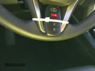 2023 Toyota Corolla Cross XLE с VIN 7MUDAAAG7PV037902, выставлен на аукционе IAAI как лот 42184134 с пробегом 17 643 миль миль и . История ставок и продаж доступна на DreamBid. Изображение 11.