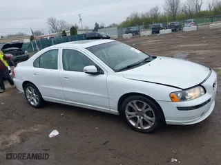 2009 Volvo S60 2.5T with VIN YV1RS592092720882, listed as a IAAI auction lot 42006676 with 143,647 mi miles. Bid and sale history available at carsss.com. Image 14.