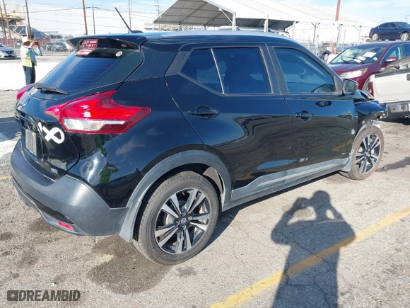 2018 Nissan Kicks SR with VIN 3N1CP5CU2JL511575, listed as a IAAI auction lot 41615315 with 175,722 mi miles. Bid and sale history available at carsss.com. Image 4.