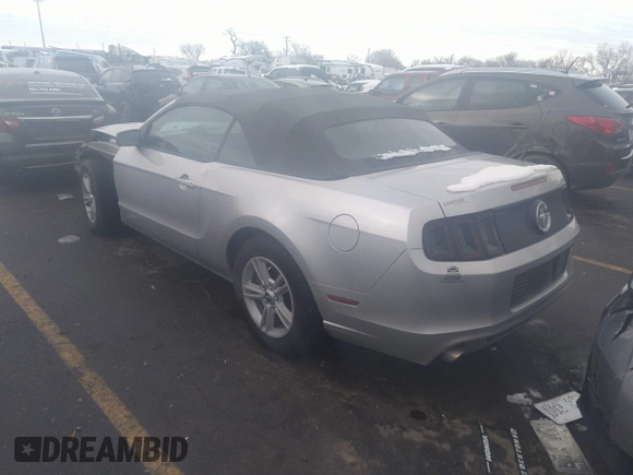 2013 Ford Mustang V6 с VIN 1ZVBP8EM8D5217087, выставлен на аукционе IAAI как лот 35534794 с пробегом Не указан миль и . История ставок и продаж доступна на DreamBid. Изображение 3.