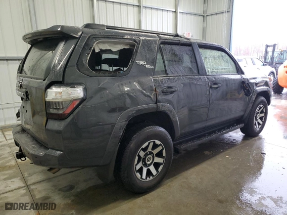 2024 Toyota 4Runner TRD Off Road with VIN JTEPU5JR5R6268528, listed as a Copart auction lot 44967435 with 20,162 mi miles and Salvage Title. Bid and sale history available at carsss.com. Image 3.