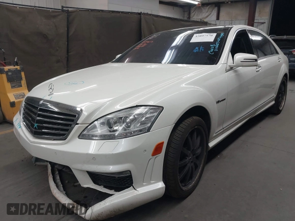 2011 Mercedes-Benz S 63 AMG with VIN WDDNG7EB7BA402556, listed as a IAAI auction lot 42097570 with 77,145 mi miles and . Bid and sale history available at DreamBid. Image 17.