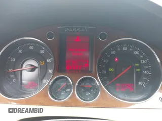 2007 Volkswagen Passat 2.0T z VIN WVWEK73C47P104958, wystawiony jako IAAI lot #42482727 z przebiegiem 171 507 mil mil oraz . Historia ofert i sprzedaży dostępna na DreamBid. Obrazek 7.
