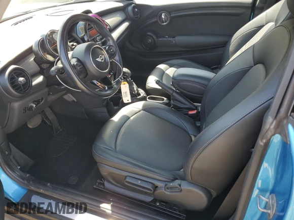 2015 MINI Hardtop with VIN WMWXM5C51FT941503, listed as a Copart auction lot 52903145 with 92,425 mi miles and Salvage Title. Bid and sale history available at DreamBid. Image 7.