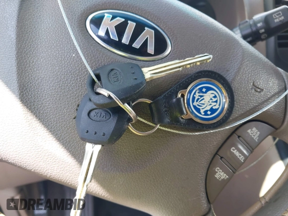2014 Kia Sedona LX with VIN KNDMG4C73E6543277, listed as a IAAI auction lot 41950253 with 203,347 mi miles. Bid and sale history available at carsss.com. Image 11.