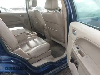 2007 Ford Freestyle Limited with VIN 1FMDK06167GA20987, listed as a IAAI auction lot 41461792 with 193,081 mi miles. Bid and sale history available at carsss.com. Image 8.