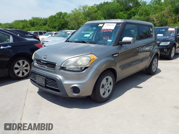 2013 Kia Soul with VIN KNDJT2A54D7620669, listed as a IAAI auction lot 42060648 with 182,041 mi miles. Bid and sale history available at carsss.com. Image 2.