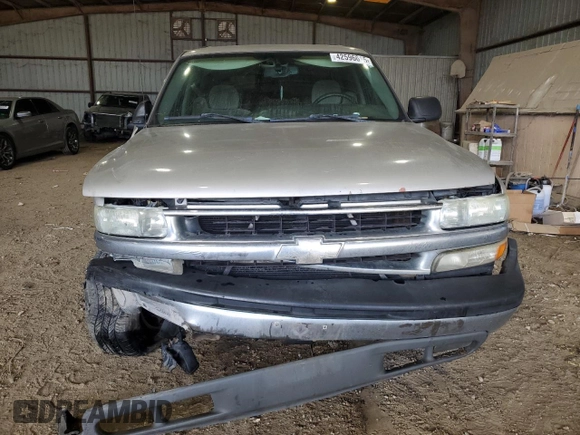 2004 Chevrolet Tahoe LS with VIN 1GNEC13V14R202915, listed as a Copart auction lot 42596615 with 207,865 mi miles and Salvage title. Bid and sale history available at DreamBid. Image 5.