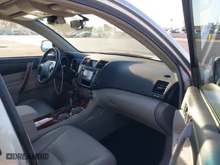 2013 Toyota Highlander Limited with VIN 5TDYK3EH6DS136679, listed as a IAAI auction lot 41835155 with 390,461 mi miles. Bid and sale history available at carsss.com. Image 5.