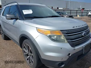 2015 Ford Explorer XLT z VIN 1FM5K8D83FGA89203, wystawiony jako IAAI lot #42525443 z przebiegiem 222 318 mil mil oraz . Historia ofert i sprzedaży dostępna na DreamBid. Obrazek 1.