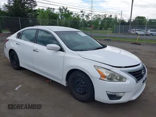 2015 Nissan Altima S z VIN 1N4AL3AP6FC216828, wystawiony jako IAAI lot #42221145 z przebiegiem 255 066 mil mil oraz . Historia ofert i sprzedaży dostępna na DreamBid. Obrazek 1.