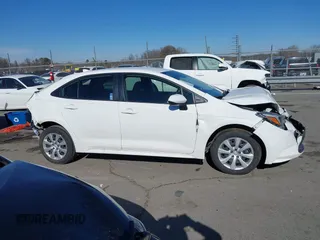 2024 Toyota Corolla Hybrid LE с VIN JTDBCMFE8R3039487, выставлен на аукционе IAAI как лот 41395567 с пробегом 16 915 миль миль и . История ставок и продаж доступна на DreamBid. Изображение 13.