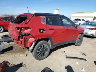 2019 Jeep Compass Trailhawk with VIN 3C4NJDDB0KT682468, listed as a Copart auction lot 49724205 with 75,842 mi miles and Salvage Title. Bid and sale history available at DreamBid. Image 3.
