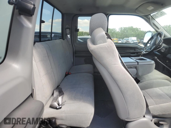 2004 Ford F-250 XL with VIN 1FTNX21P04EA92082, listed as a Copart auction lot 55311935 with 217,363 mi miles and Salvage title. Bid and sale history available at DreamBid. Image 10.