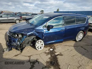 2020 Chrysler Voyager LX z VIN 2C4RC1CG2LR107557, wystawiony jako Copart lot #81813644 z przebiegiem 12 822 mil mil oraz Nie do naprawy • Non repairable. Historia ofert i sprzedaży dostępna na DreamBid. Obrazek 1.