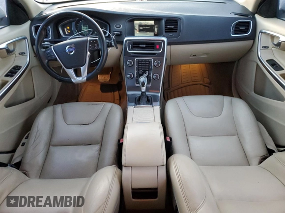 2015 Volvo V60 z VIN YV1612SC3F1209482, wystawiony jako Copart lot #83221514 z przebiegiem 177 059 mil mil oraz Czysty tytuł • Clean title. Historia ofert i sprzedaży dostępna na DreamBid. Obrazek 8.