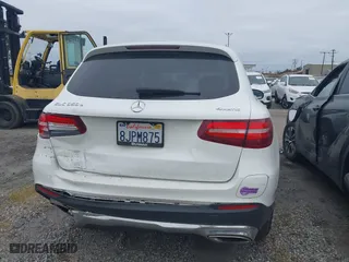 2019 Mercedes-Benz GLC with VIN WDC0G5EB0KF585613, listed as a IAAI auction lot 41892618 with 42,777 mi miles. Bid and sale history available at carsss.com. Image 17.