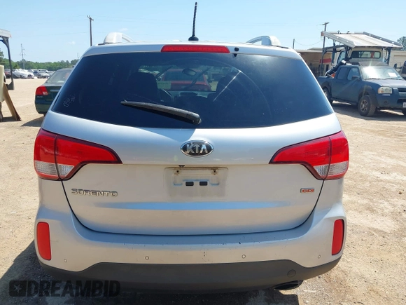 2014 Kia Sorento LX with VIN 5XYKTCA61EG496867, listed as a IAAI auction lot 41929686 with 202,460 mi miles. Bid and sale history available at carsss.com. Image 6.