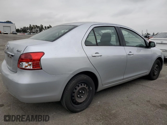 2009 Toyota Yaris z VIN JTDBT903691327542, wystawiony jako Copart lot #53231525 z przebiegiem 161 477 mil mil oraz Szkody całkowita. Historia ofert i sprzedaży dostępna na DreamBid. Obrazek 3.
