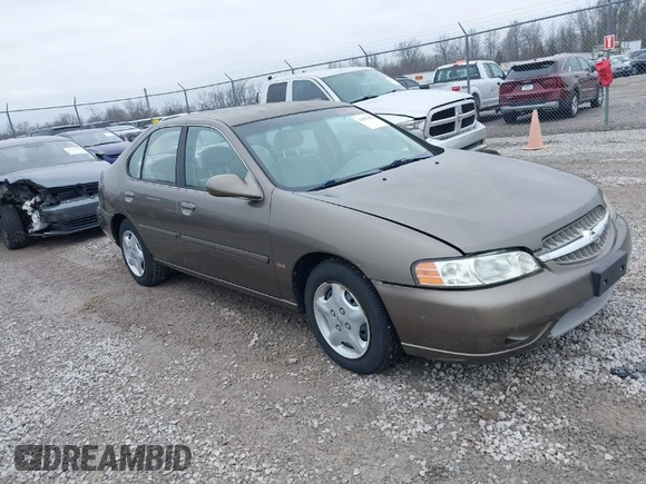2001 Nissan Altima GXE with VIN 1N4DL01D81C187472, listed as a IAAI auction lot 41502436 with 195,203 mi miles. Bid and sale history available at carsss.com. Image 1.