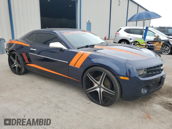 2011 Chevrolet Camaro 1LT z VIN 2G1FB1EDXB9121190, wystawiony jako Copart lot #58581025 z przebiegiem 234 858 mil mil oraz Szkoda całkowita • Salvage title. Historia ofert i sprzedaży dostępna na DreamBid. Obrazek 4.