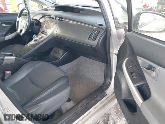 2013 Toyota Prius One with VIN JTDKN3DU0D5652649, listed as a IAAI auction lot 41631923 with 154,323 mi miles and . Bid and sale history available at DreamBid. Image 5.