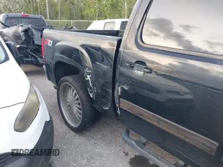 2011 GMC Sierra 1500 SLT с VIN 3GTP2WE37BG123629, выставлен на аукционе IAAI как лот 42327267 с пробегом Не указан миль и . История ставок и продаж доступна на DreamBid. Изображение 17.