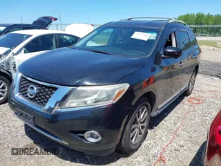 2013 Nissan Pathfinder S with VIN 5N1AR2MM4DC627593, listed as a IAAI auction lot 42137346 with 138,843 mi miles. Bid and sale history available at carsss.com. Image 2.