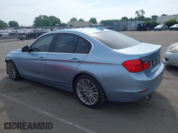 2014 BMW 3 Series 328i z VIN WBA3A5G5XENP31728, wystawiony jako IAAI lot #42446341 z przebiegiem 134 141 mil mil oraz . Historia ofert i sprzedaży dostępna na DreamBid. Obrazek 14.