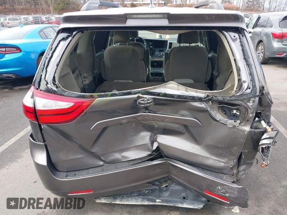 2018 Toyota Sienna LE Auto Access Seat with VIN 5TDKZ3DC1JS953593, listed as a IAAI auction lot 41478930 with 171,792 mi miles. Bid and sale history available at carsss.com. Image 6.