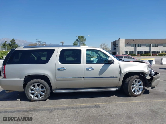 2013 GMC Yukon XL Denali with VIN 1GKS2MEF2DR244780, listed as a IAAI auction lot 41994097 with 65,477 mi miles. Bid and sale history available at carsss.com. Image 13.