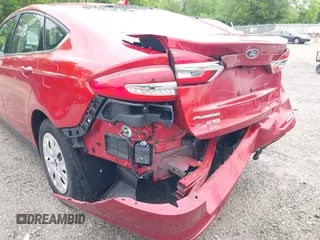 2020 Ford Fusion S с VIN 3FA6P0G77LR110627, выставлен на аукционе IAAI как лот 42269564 с пробегом 43 815 миль миль и . История ставок и продаж доступна на DreamBid. Изображение 6.